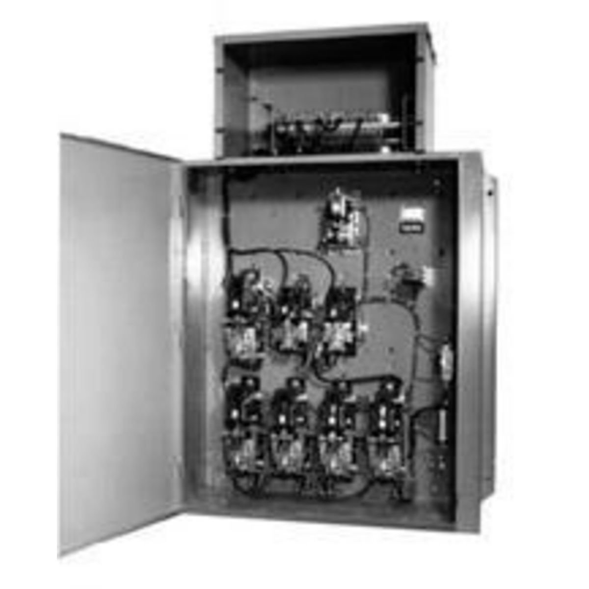 FRONTLINE Class 7135 and 7136 DC ReducedVoltage Motor Starters